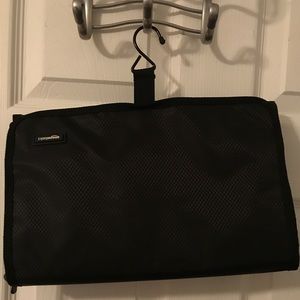 Amazon Basics hanging cosmetic/toiletry case